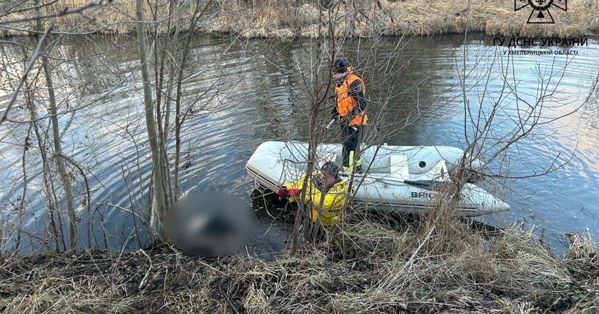 Надзвичайники знайшли труп чоловіка у штучній водоймі в Старокостянтинові