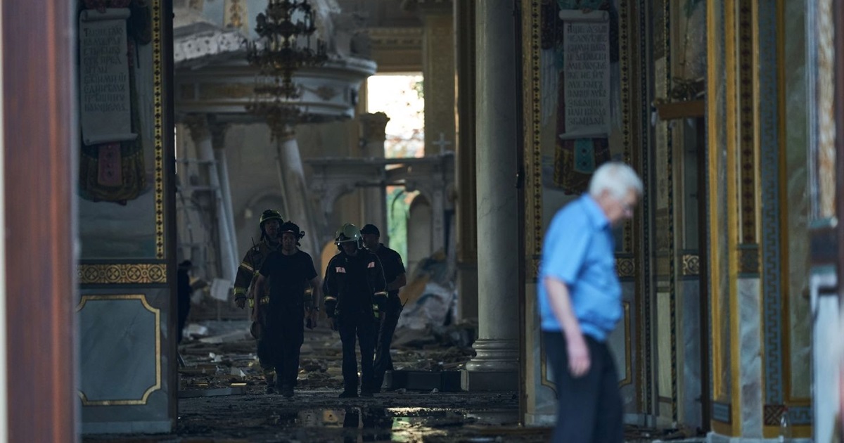 Фотопроєкт “Ціна свободи”: Погляд на Одесу після двох років повномасштабного вторгнення