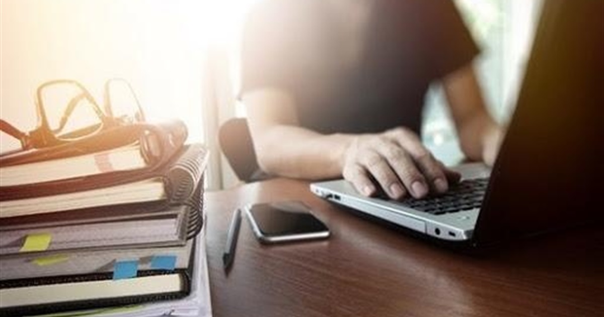 Податкова інформує: граничні строки подання податкової декларації про майновий стан і доходи