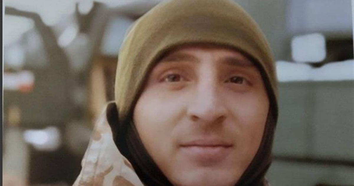 В перші дні війни став на захист громади. На війні загинув Олександр Шапаренко з Макарівщини