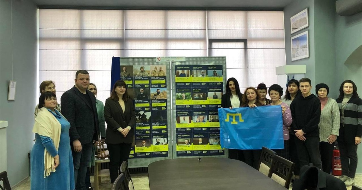 В Ірпені відкрилась фотовиставка до річниці спротиву окупації Криму. Організатори розповіли деталі