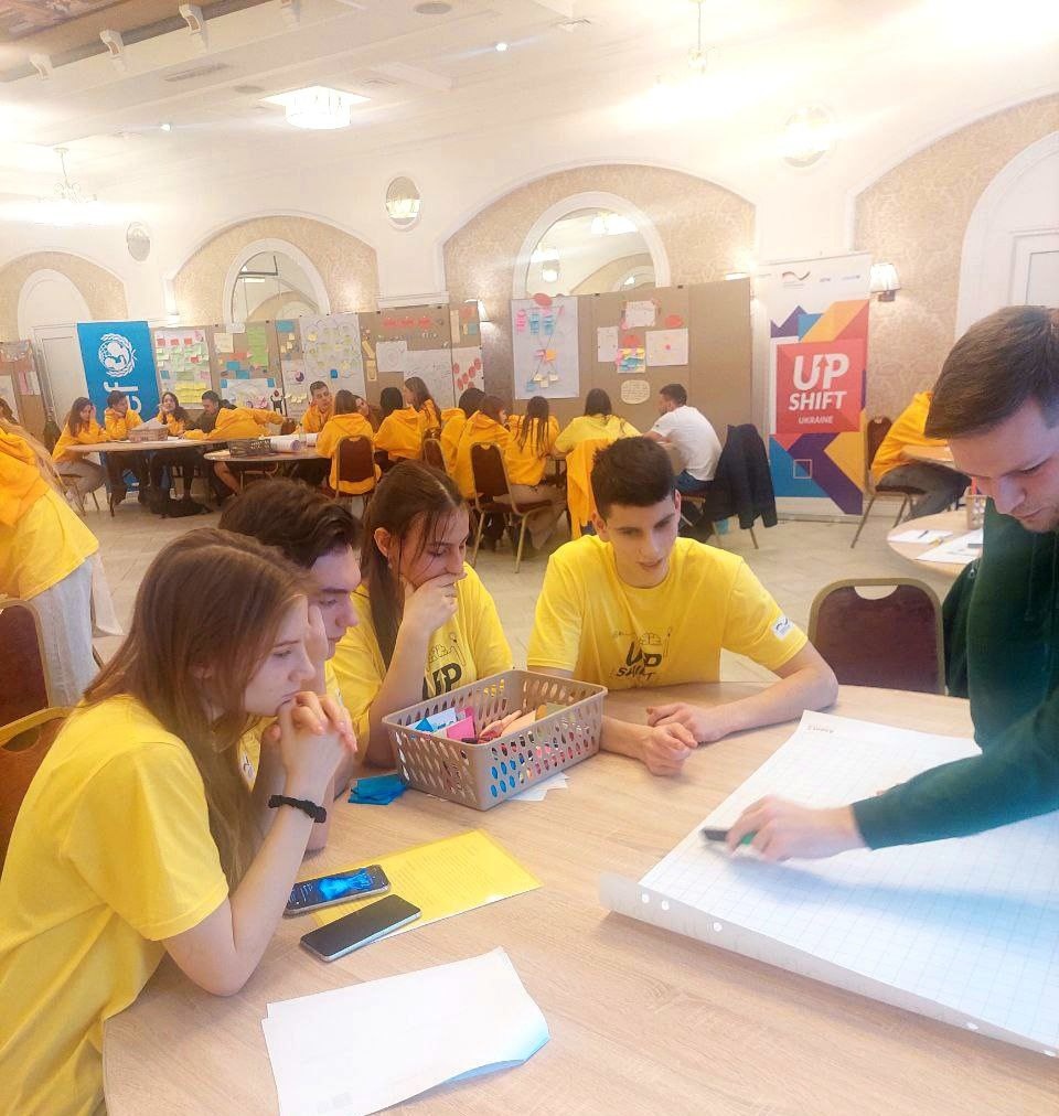 Протягом буткемпу учасники шукали шляхи вірішення проблеми