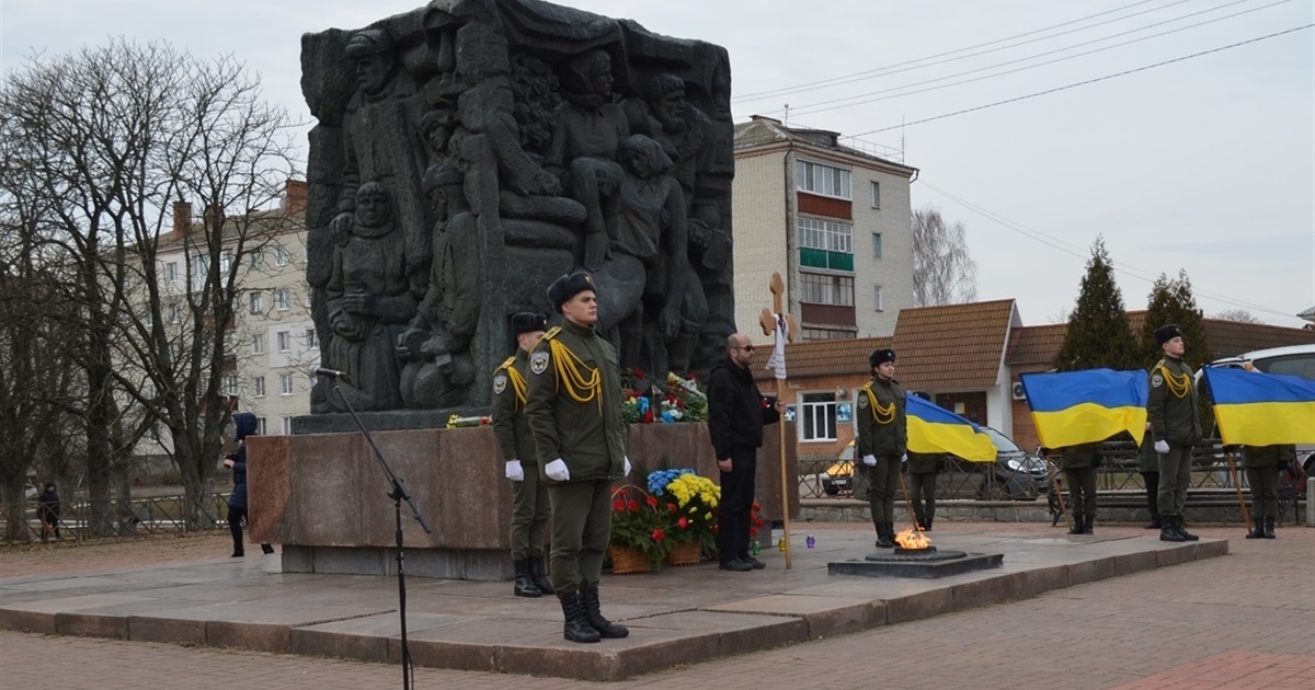 Роковини Корюківської трагедії. 81 рік тому нацисти палили Корюківку. Було знищено 7000 людей