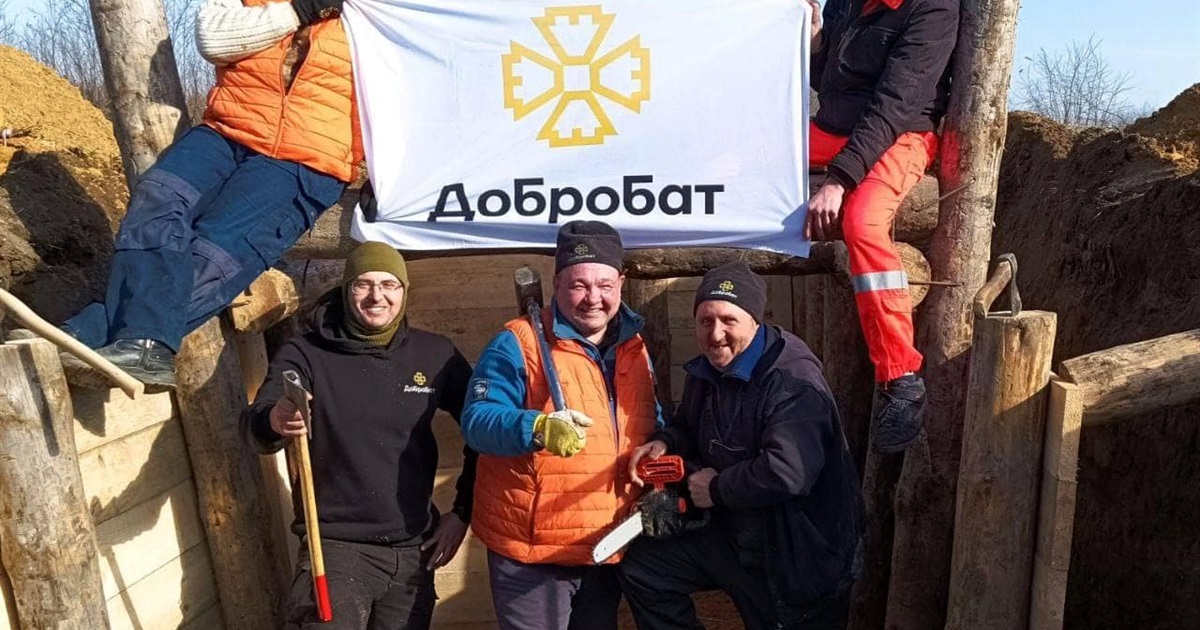 На Запоріжжі волонтери допомагають створювати укріплення. Що про це відомо?