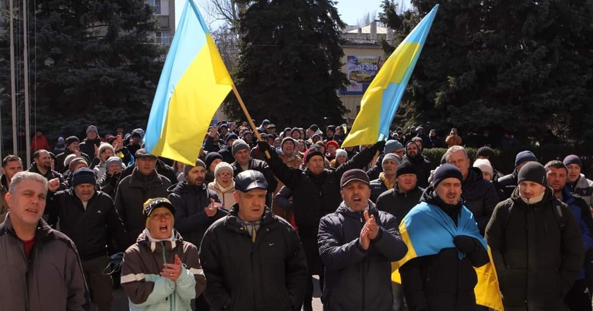 "Щоб був мир, здоров'я і щоб ми всі вижили": скадовчани про початок війни та окупацію міста