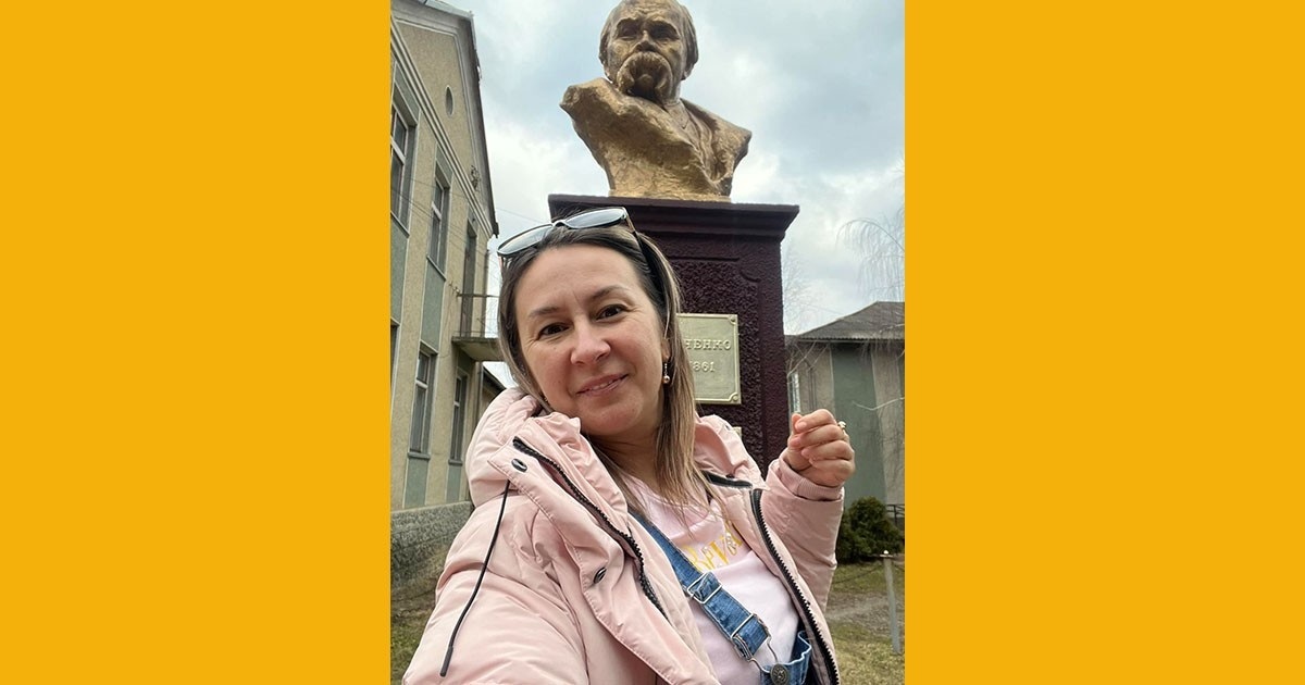 «Я і Кобзар»: 210 світлин педагогині-чортків’янки Світлани Дячок з різних локацій по всій Україні