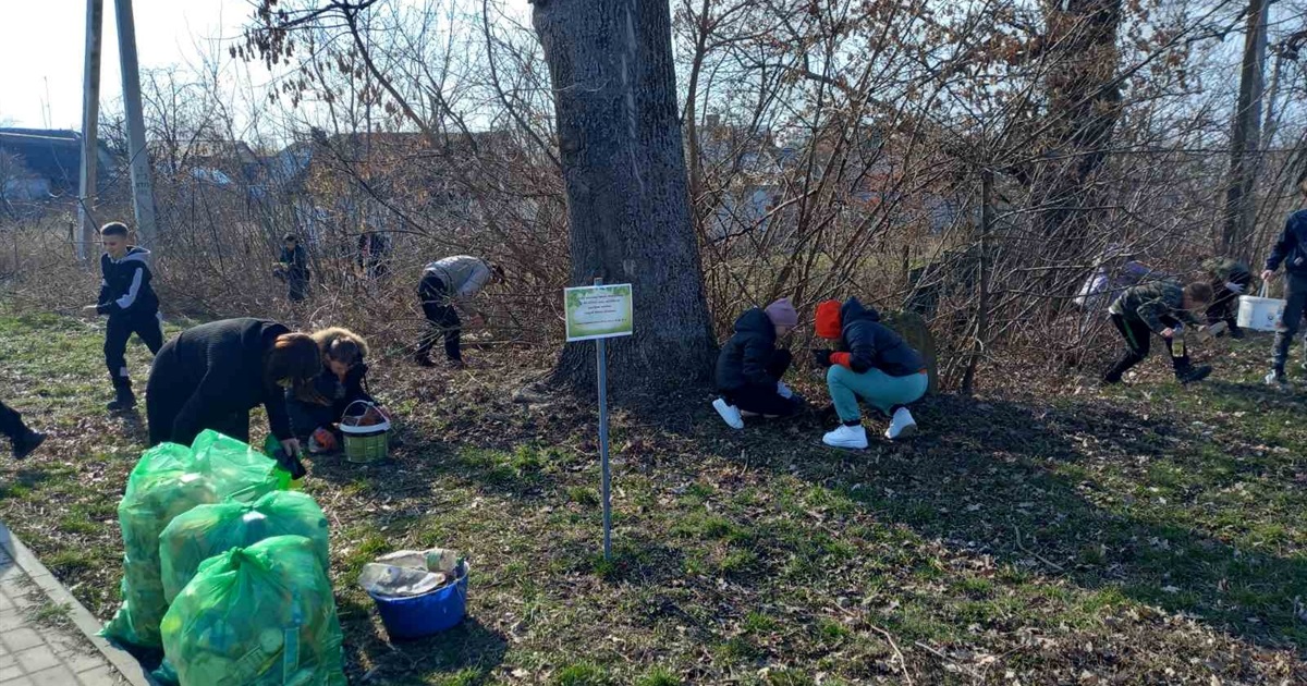 Новини воєнного часу. Старокостянтинівщина. Майстер-клас з розпису, благоустрій руками учнів