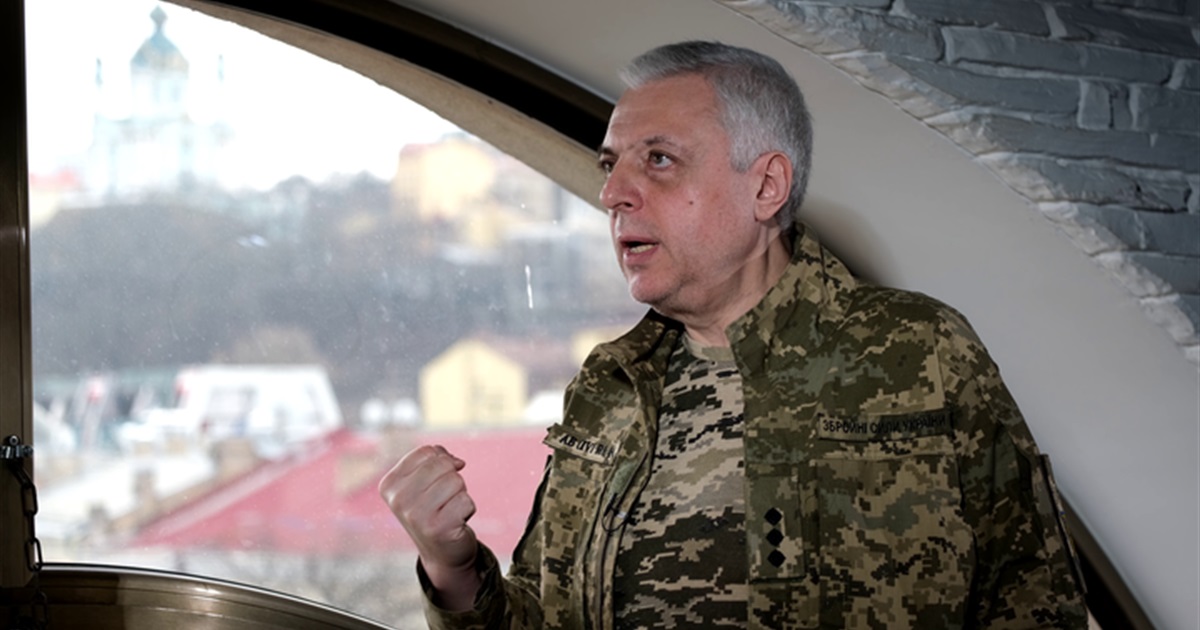 Співали гімн України, а за це кидали в карцер. Василь Савін про російський полон