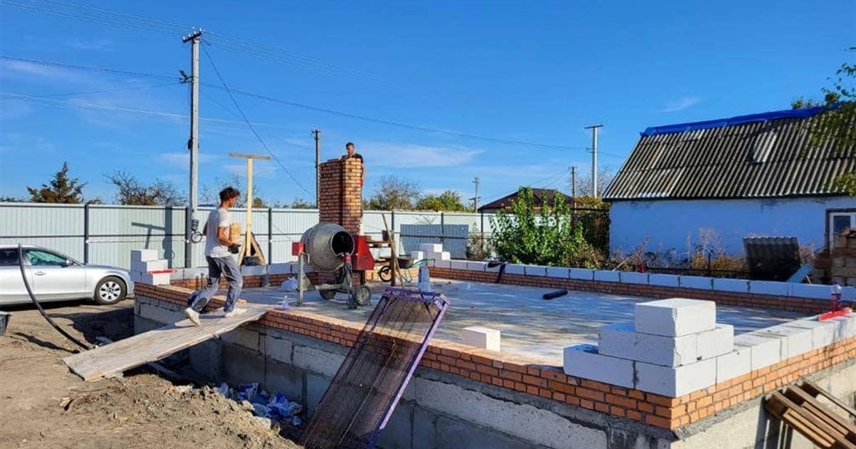 На Херсонщині відбудовують село, яке раніше було сірою зоною. Що уже вдалося відновити?
