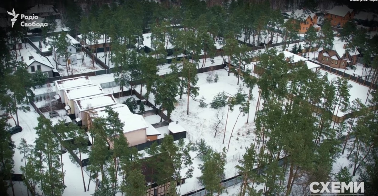 У квітні 2021-го тесть Кириленка купив в цьому ж котеджному містечку нову нерухомість