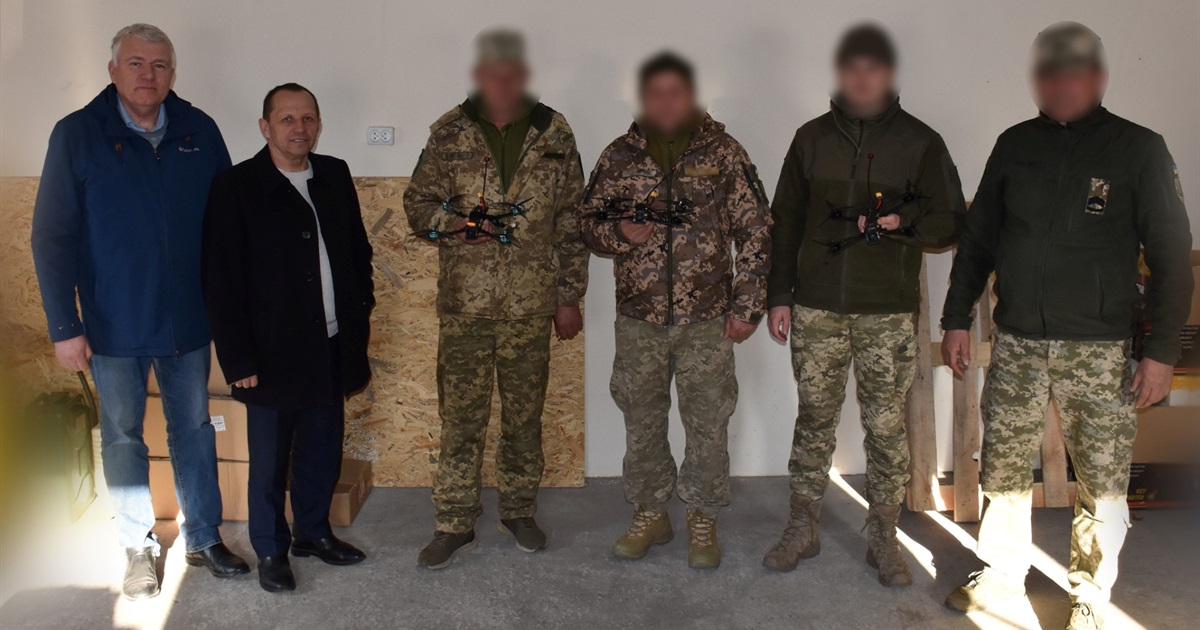 Гарні справи: три дрони передали частині, що перебуває на передовій