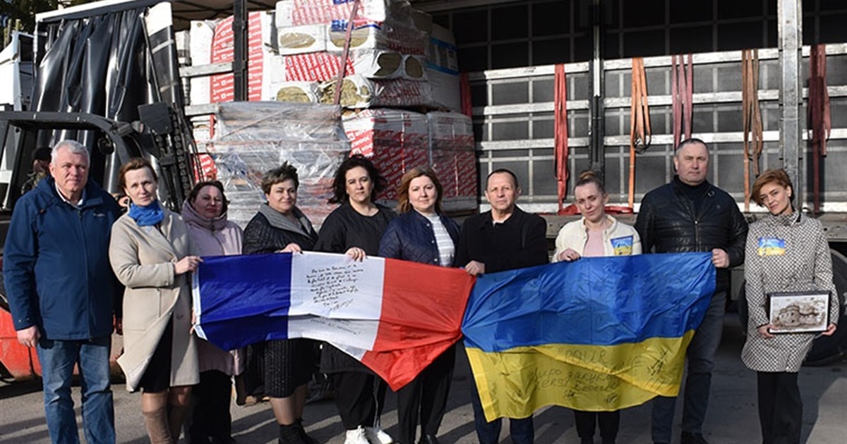 У Старокостянтинів прибула допомога з Ісуару (Франція)