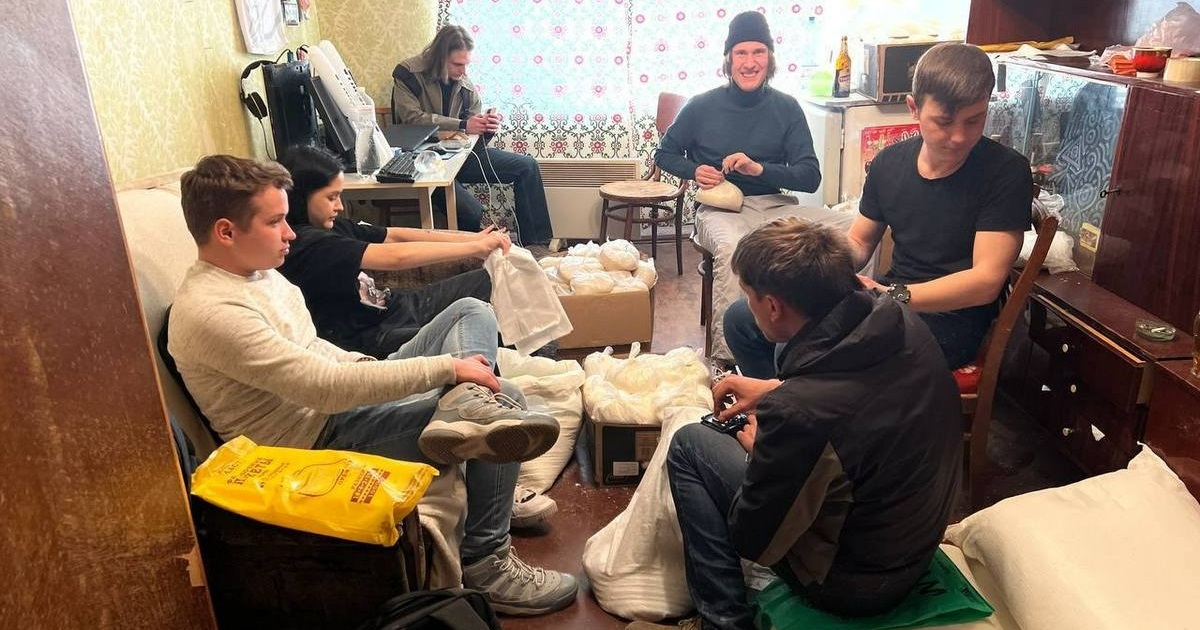 "Ми готові подбати про людей на Лівобережжі". Волонтер про Нову Каховку та евакуацію українців