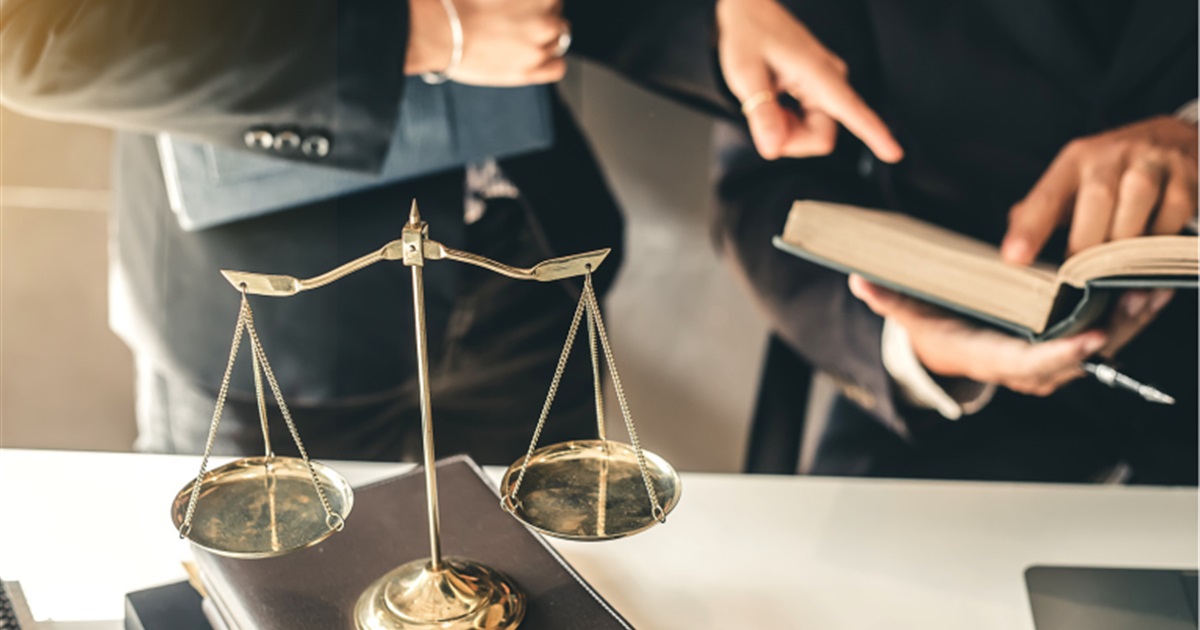 Консультація міграційного адвоката: ключ до отримання громадянства та виду на проживання в Україні