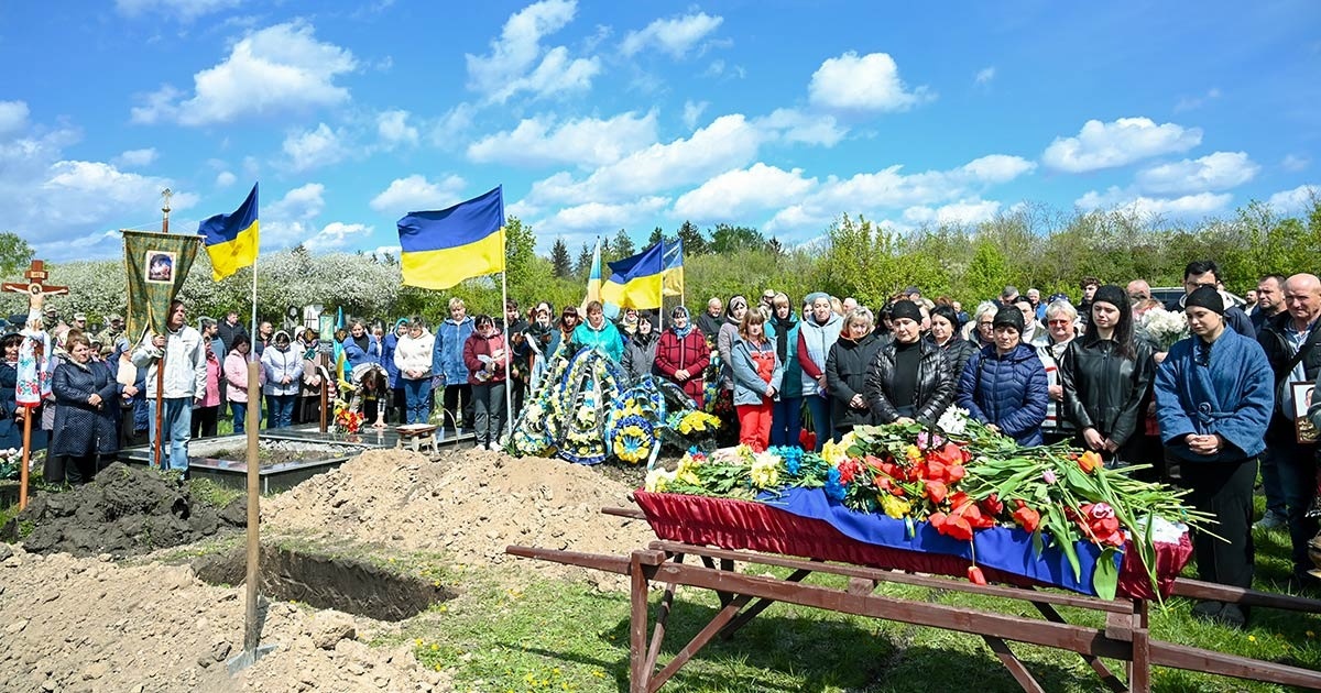 У Ставах провели в останню путь Сергія Галкіна: він боронив Україну на Чернігівщині та Донеччині