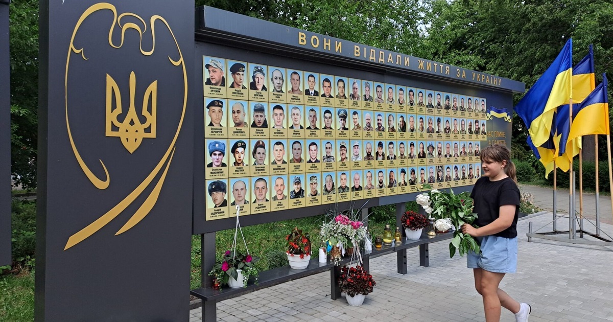 В Україні пройшли пам’ятні заходи до десятої річниці трагедії під Волновахою. Фото