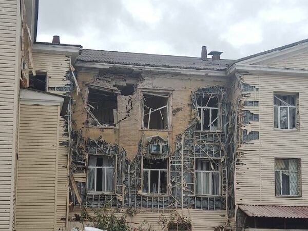 Багатопрофільна лікарня інтенсивного лікування Бахмута після ворожих обстрілів у січні 2023