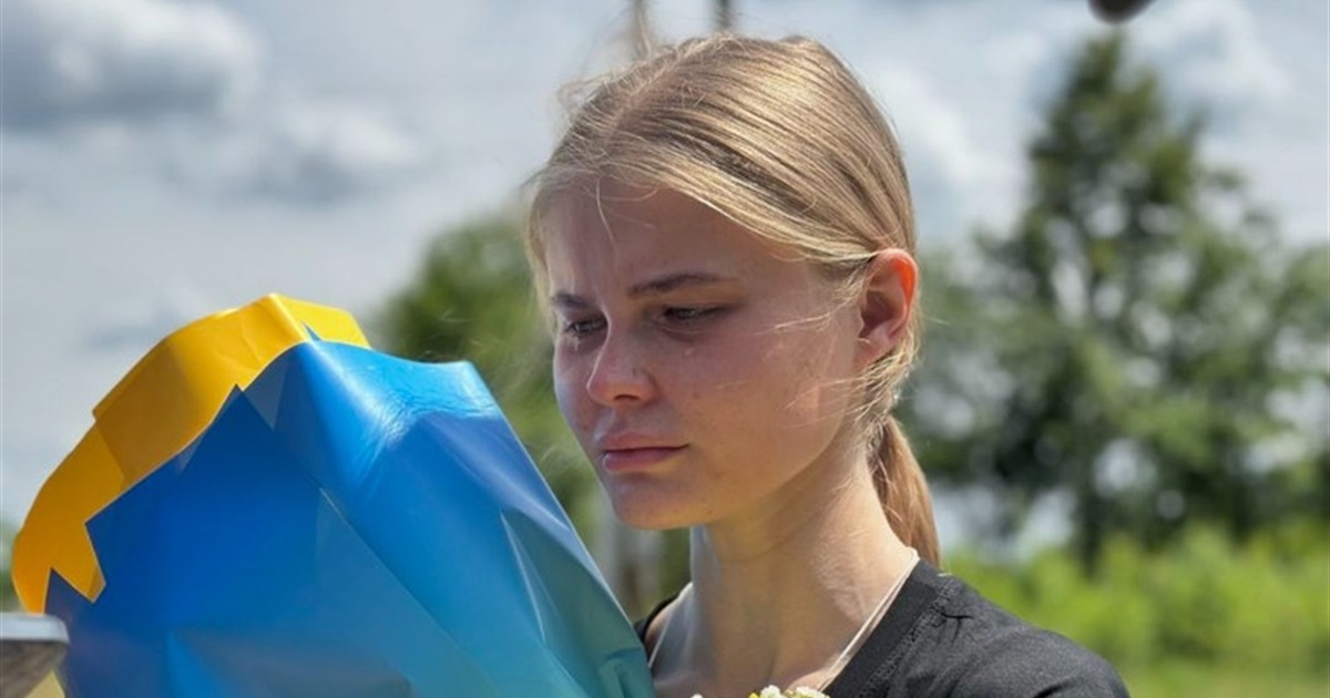 Поліцейська Мар’яна Чечелюк вдома. Окупанти забрали її під час евакуації цивільних з “Азовсталі”