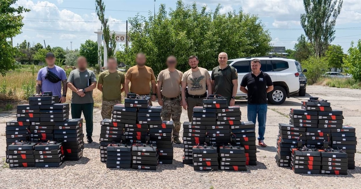 Підрозділам Сил оборони на Херсонському напрямку передали 200 ударних дронів