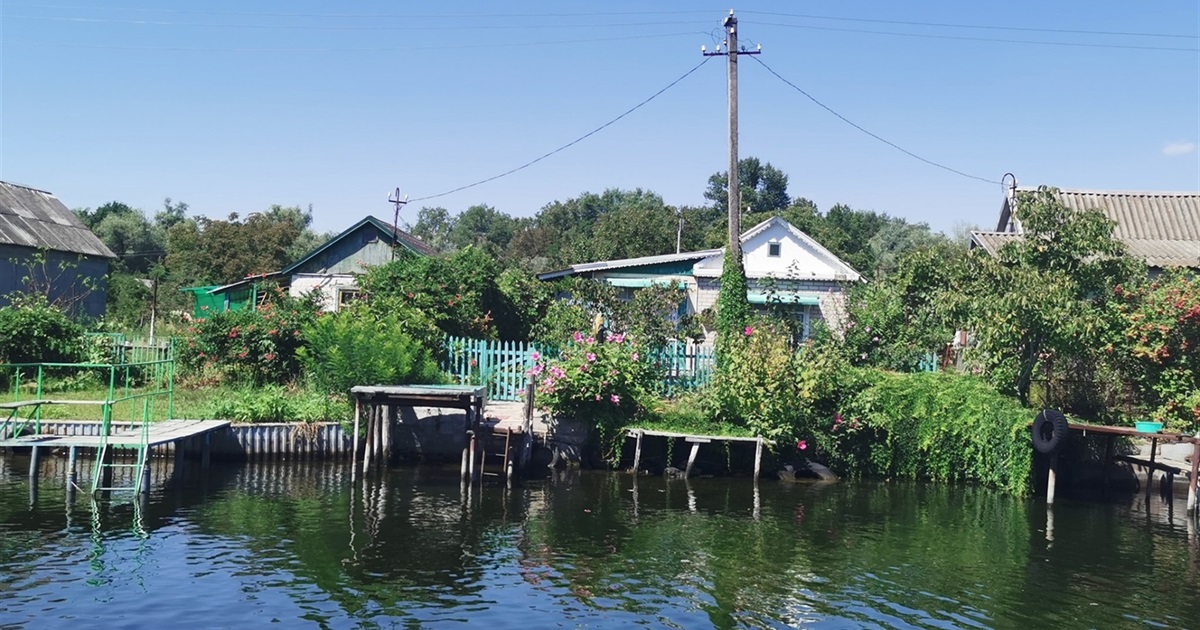 Чи потрібно відбудовувати херсонські дачі на природоохоронній території: соціологи опитали місцевих