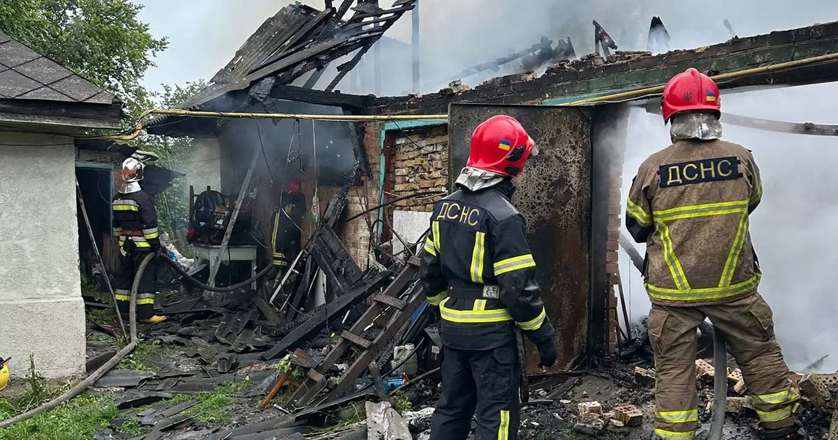 Пожежа у селі Стайки, що на Ржищівщині: вогонь знищив будівлю