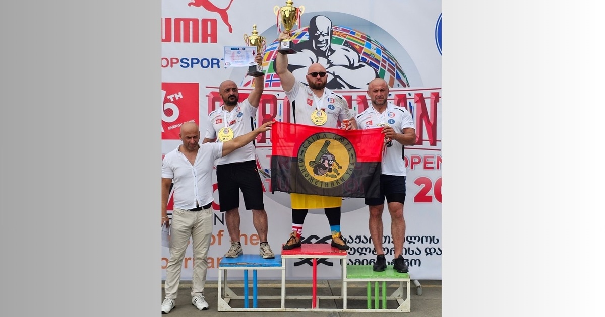 Спортивний трофей високого гатунку з “Black Sea Truck Pull Open Cup” Валерій Газаєв привіз в Україну