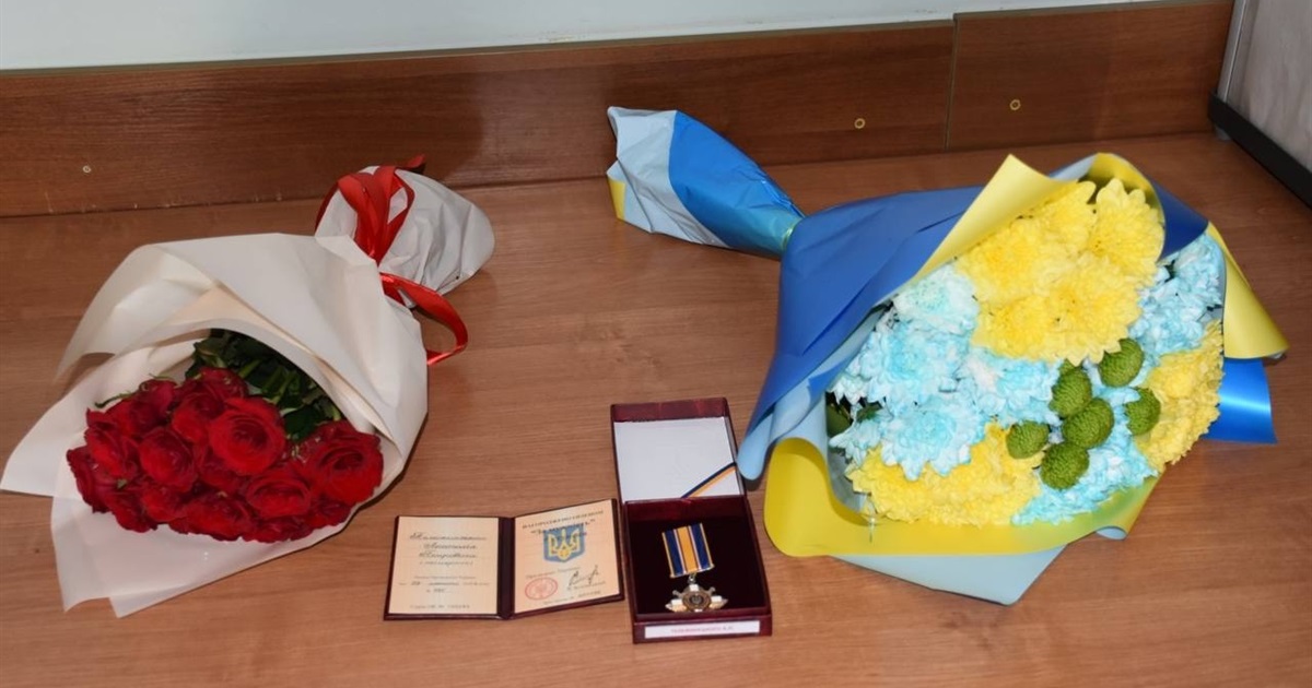 У Старокостянтинові орден "За мужність" передали матері загиблого захисника