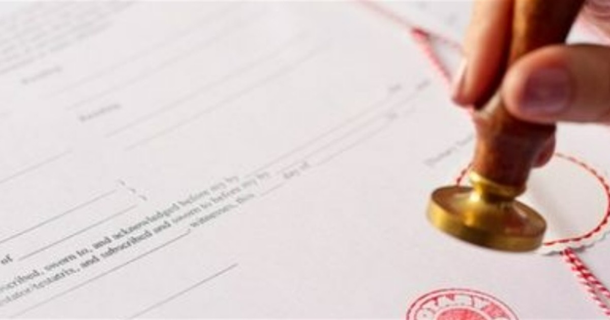Чи потрібно мати з собою апостиль документів при виїзді за кордон?