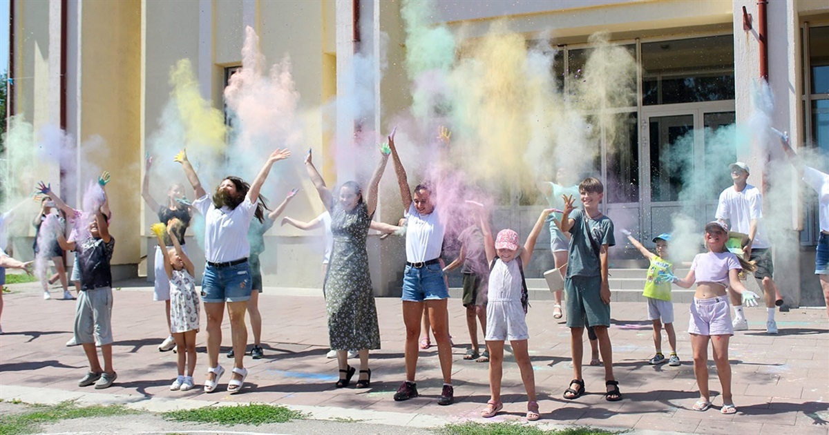 Річницю молодіжного простору Ржищівської громади «Youth live" відсвяткували благодійним фестивалем