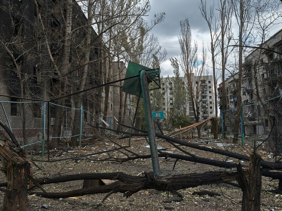Торецьк почорнів та пахне смертю