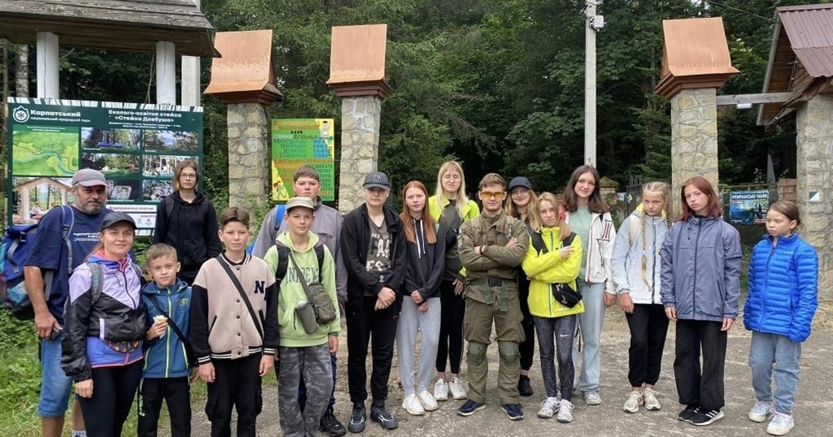 Піднялися на Хом'як стежками Довбуша: як юні туристи Переяслава таборувалися у Карпатах