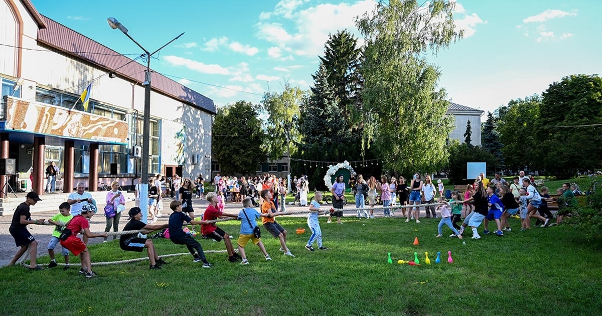 Яскраво, весело та стильно: вулична вечірка до Дня молоді у Кагарлику (фоторепортаж)