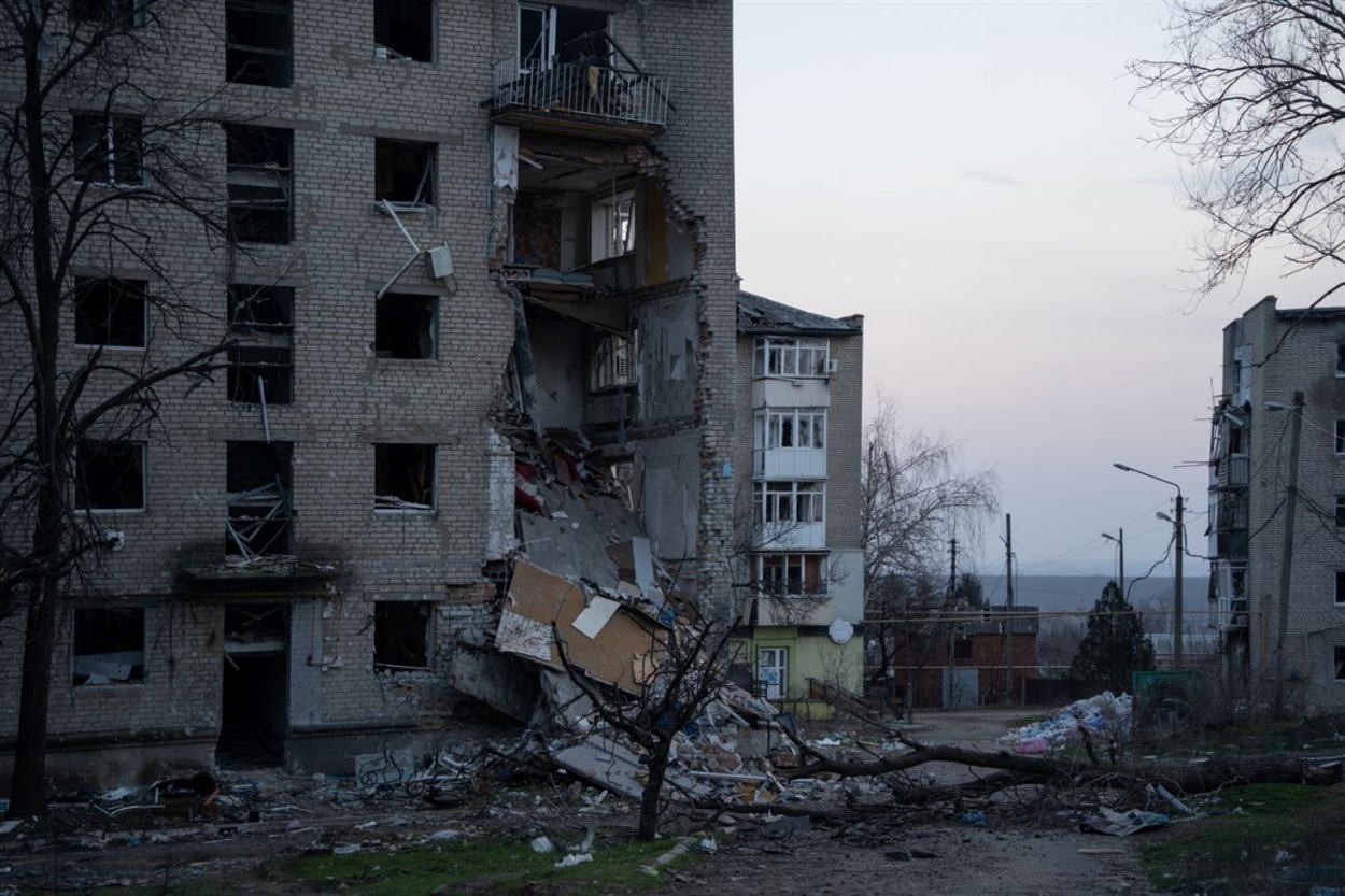 Будинок у Соледарі, де жила Ліза. Їхня квартира кутова, тому її частина обвалилась після чергового обстрілу