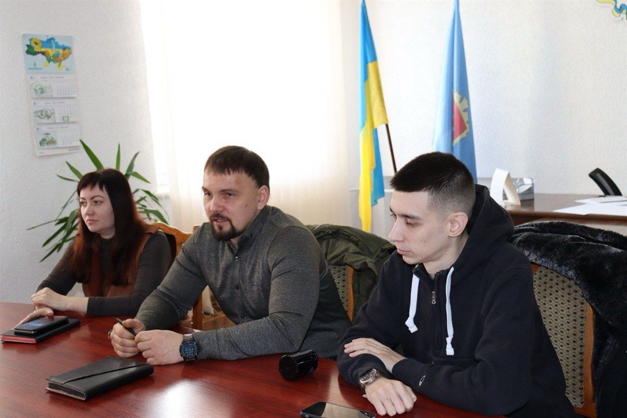 Члени організації під час зустрічі з партнерами