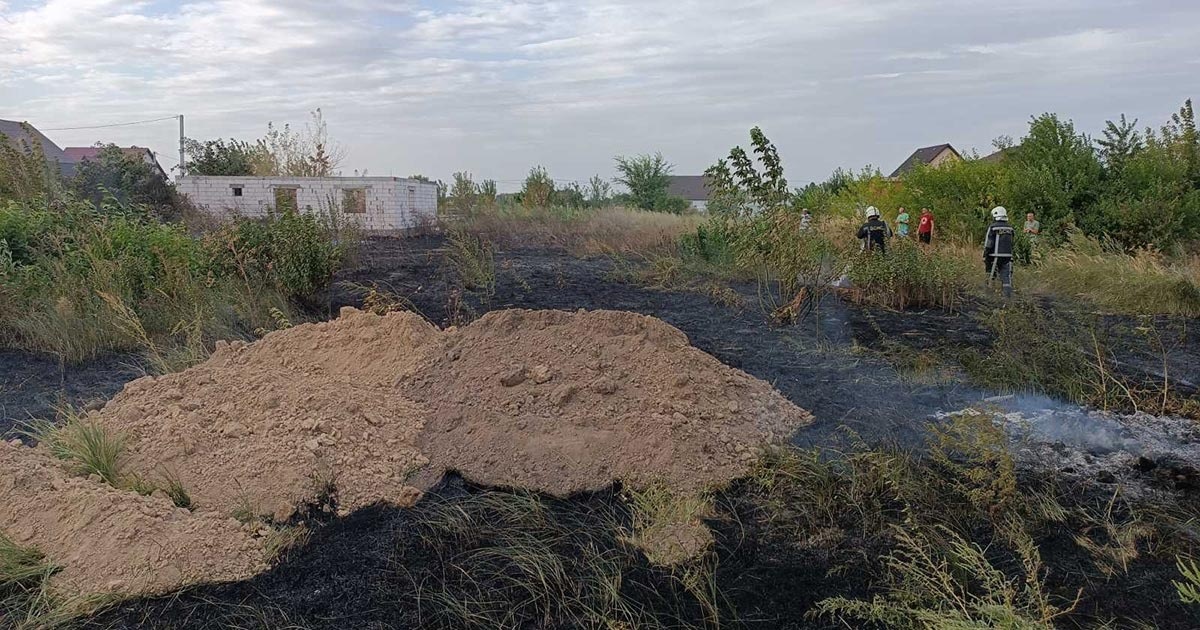 У Кагарлику горіло на занехаяних ділянках: недбальство створило загрозу майну сусідів