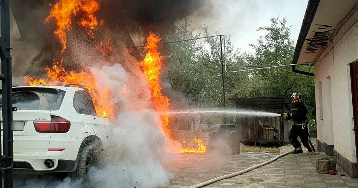 У селі Кліводин горів автомобіль