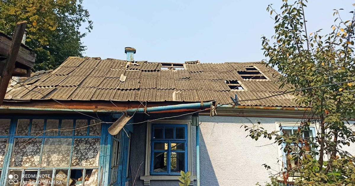 Не опинитися з проблемами наодинці: як у Старокостянтинові допомагають постаждалим від обстрілів