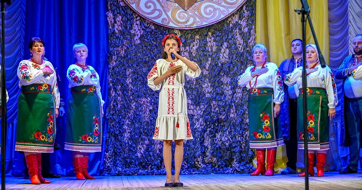 На честь захисників і захисниць України: благодійні концерт та виставка у Кагарлику на підтримку ЗСУ
