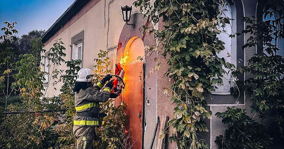Трагедія під час пожежі на Ржищівщині: рятувальники виявили тіло чоловіка в будинку, що горів