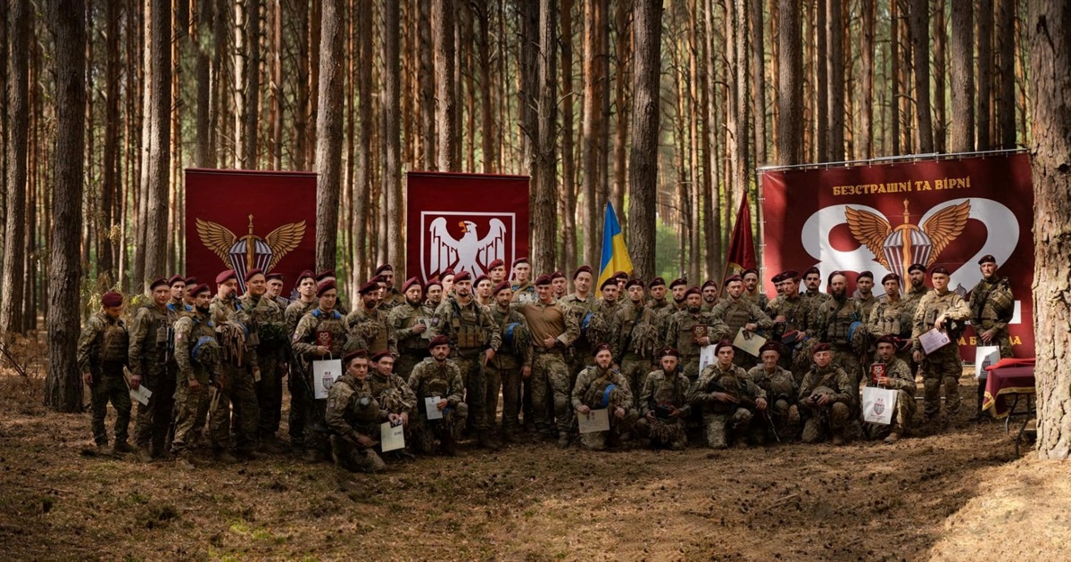 Десантники 82 ОДШ Буковинської бригади отримали нагороди за операцію на Курщині