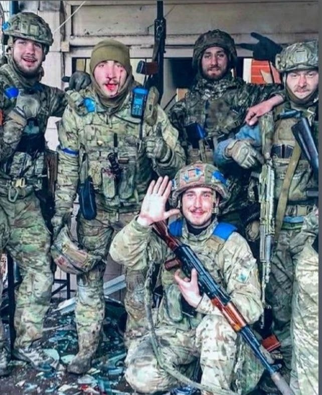 Фото, завдяки якому рідні дізналися, що Володимир у Маріуполі