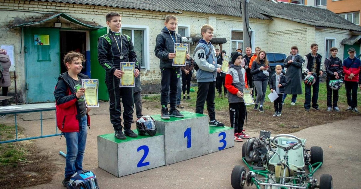 Юні менські картингісти привезли нагороди з Чернігова
