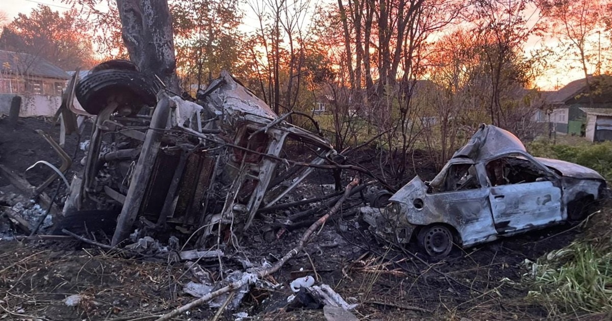 В Оршівцях вантажівка зіткнулася з припаркованим автомобілем
