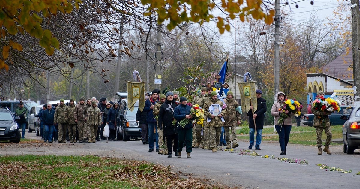 Приєднався до Небесного воїнства: у Шпендівці провели в останню дорогу захисника Олега Тищенка