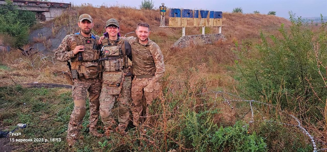 Олег з побратимами