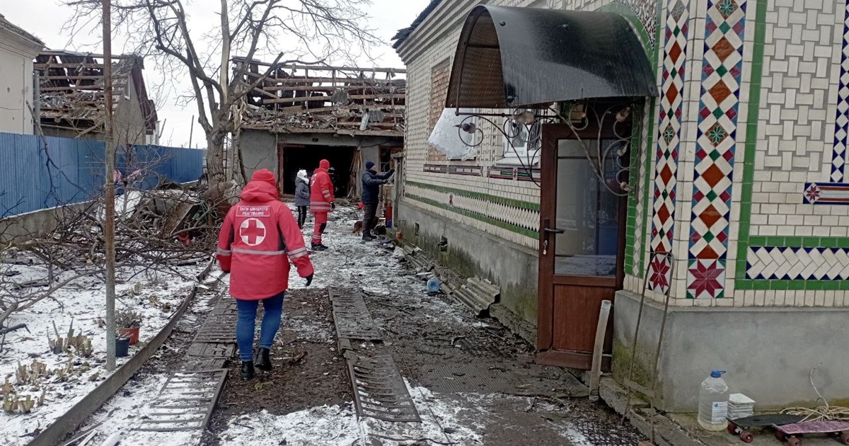 Пошкоджено понад 10 будинків: Червоний Хрест надав допомогу постраждалим від шахедної атаки