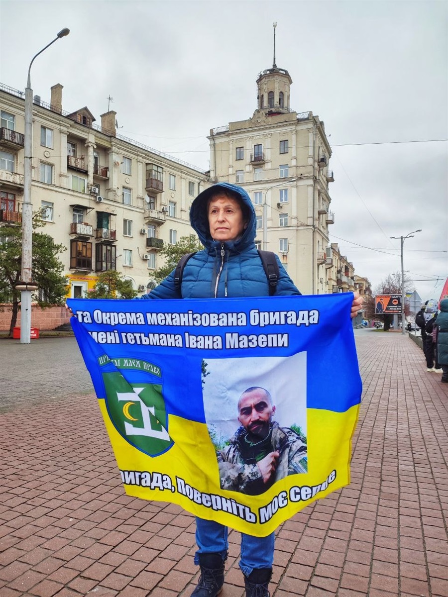Лідія чекає на 40-річного сина-захисника