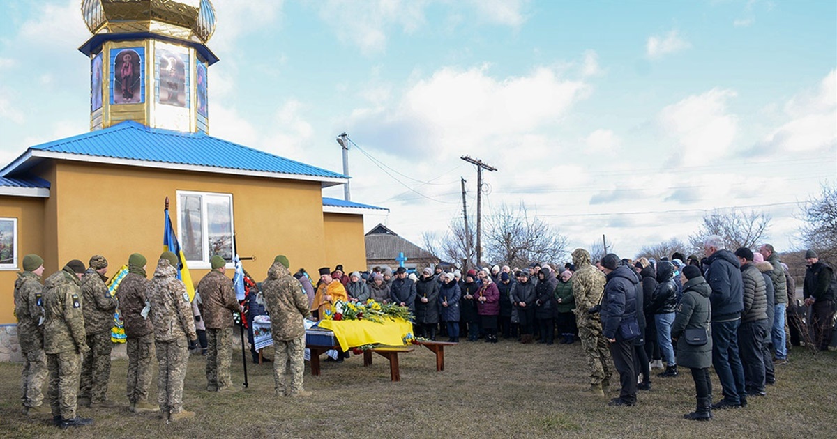 У Тернівці попрощалися з воїном Дмитром Кас’яновим. Він загинув б’ючи ворогів на Курщині