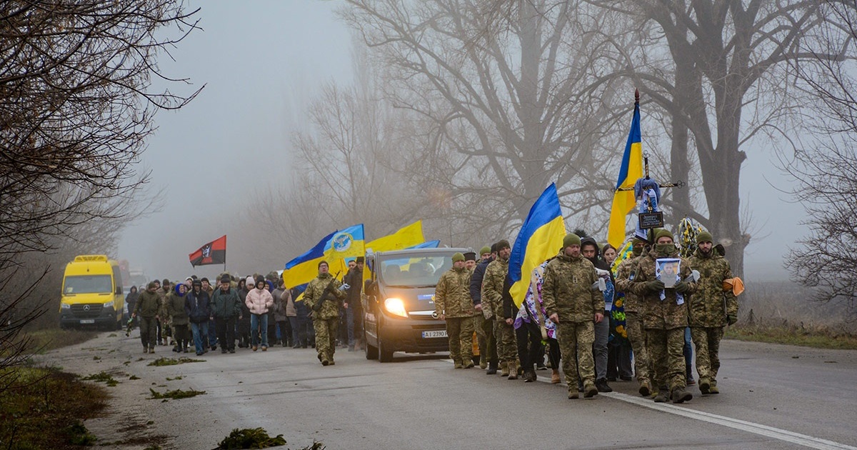 Повернувся додому на щиті: у Кагарлику провели в останню дорогу воїна Максима Загороднього