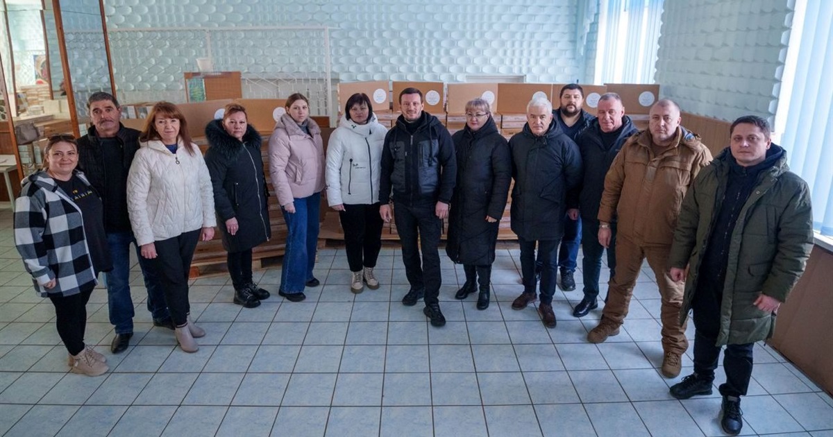 Допомога дітям Херсонщини від Фундації Олени Зеленської та уряду ОАЕ: півтори тисячі ноутбуків